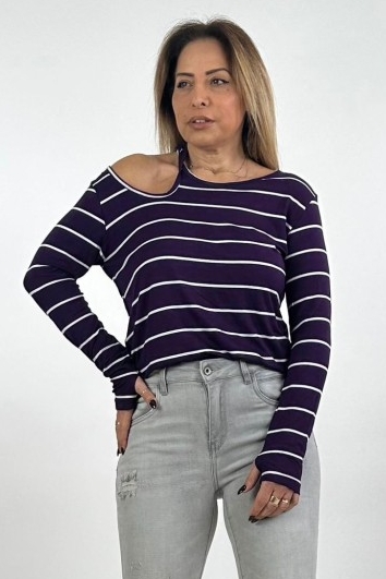 חולצה פתח בכתף